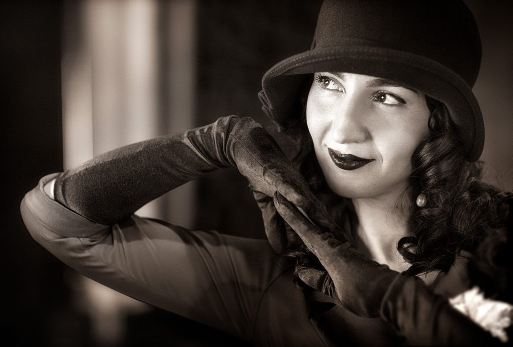 Ретро-портрет девушки в черной шляпе. Фотограф Вячеслав Мудряков